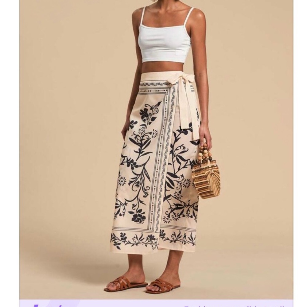 Floral Print Wrap Around Skirt Cream Retro by Travachic XL New without Tags